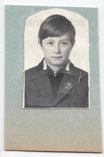 Badge pin Handsome young boy teen Nice hair Attractive face USSR original photo