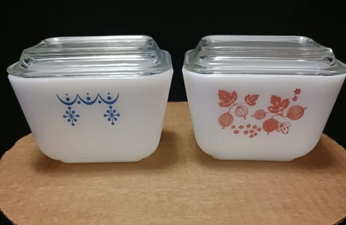 PYREX Pink Gooseberry & Snowflake Refrigerator Dishes 501-B w/Lids Vintage