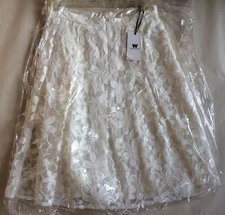 W BY WORTH  A-Line IVORY Lace Skirt Size 6 Feather like