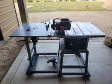 Delta 10 inch Contractor table saw With Router table & Router (used)