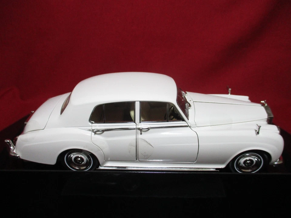 1:18 1960 Rolls Royce Silver Cloud II 2 White Minichamps Classic Model Car Rare - Image 4 of 4