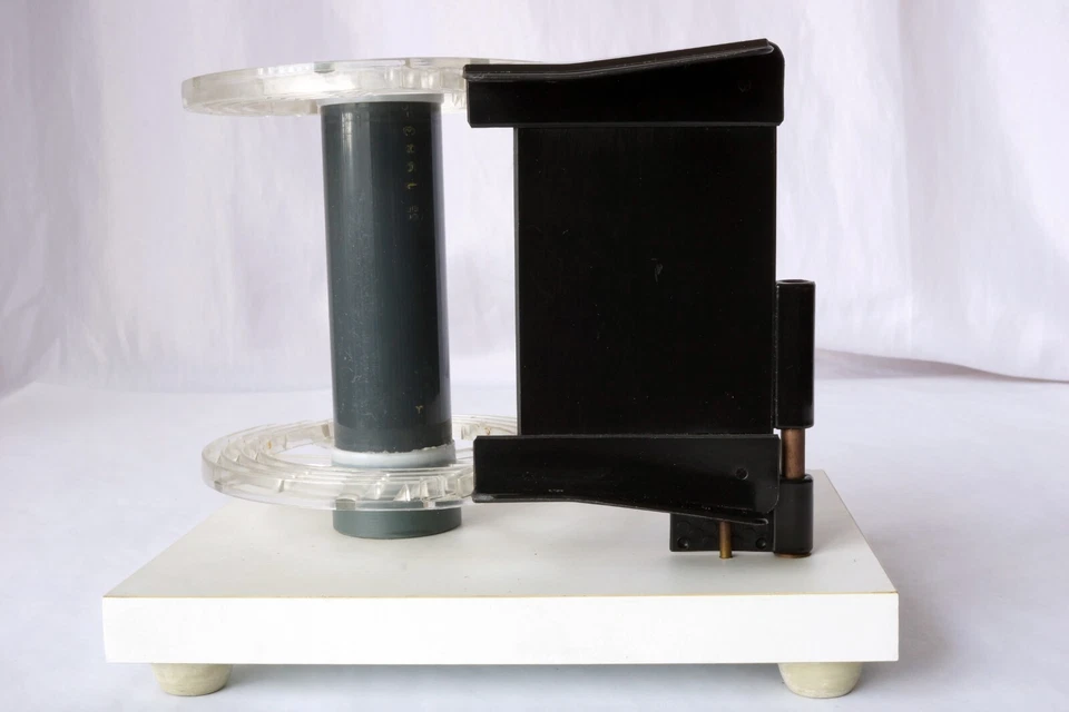 Carrete ovalado Jobo 2201 6 negativos 4x5 y cargador de película de hoja modelo antiguo con Alemania Foto 4 de 4