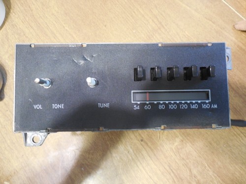 Radio Stéréo AM/FM + CB Dodge 1975-1980 (D100, D150, D250) - Pour Pièces/réparation