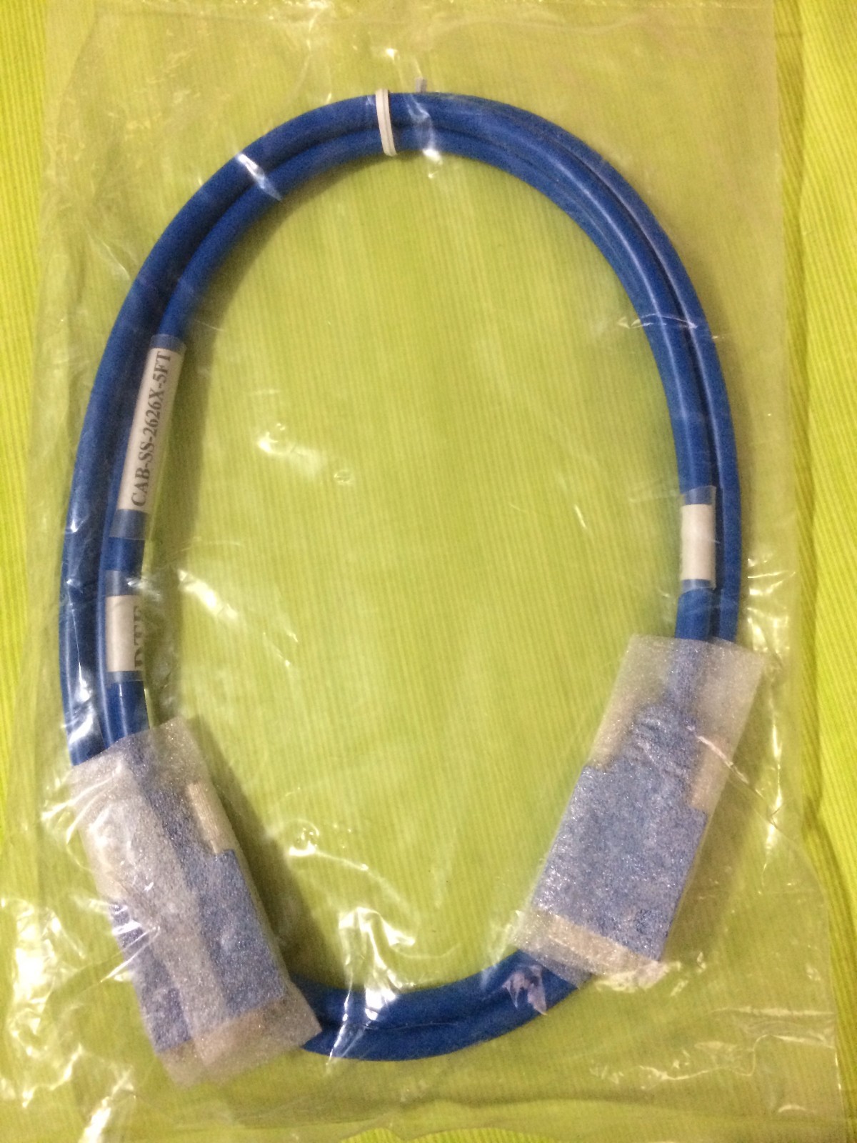 NEW Cisco Smart Serial Crossover DTE-DCE Cable, 5FT, CAB-SS-2626X-5FT ...