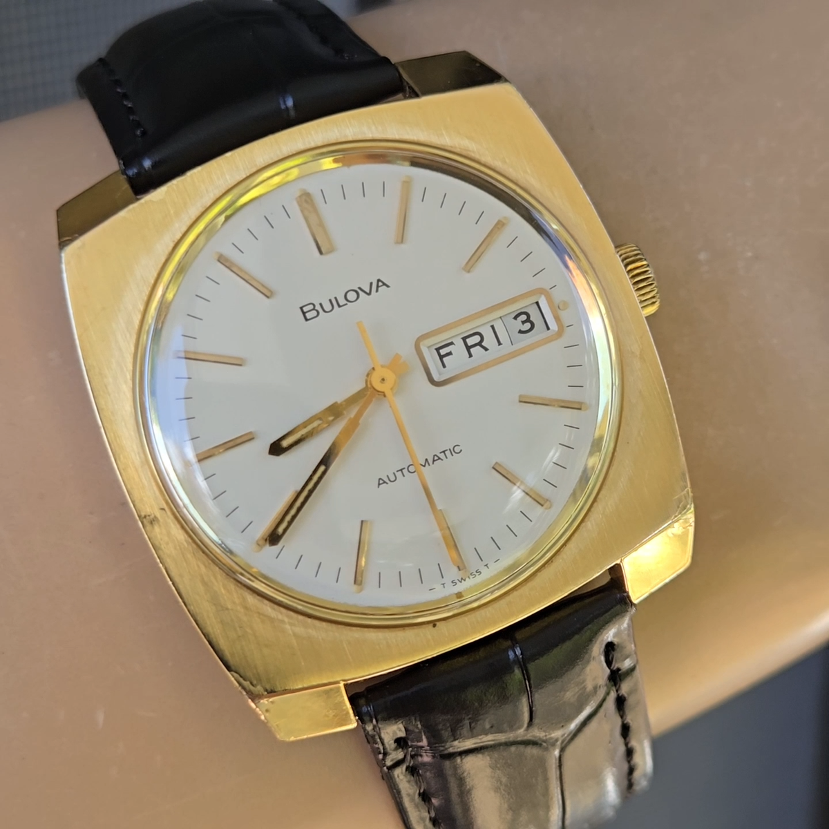 Vintage BULOVA Golden Clipper 