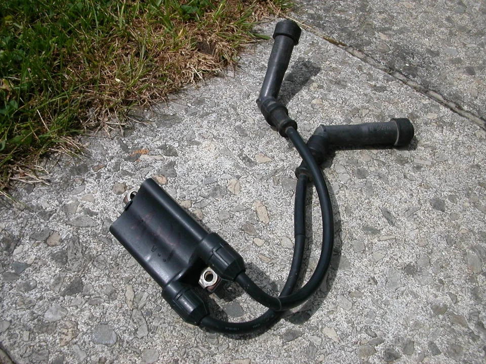Zündspule original ignition coil 1+4 Honda CB 750 SevenFifty RC42 1992 - 2002 - Bild 1 von 1