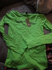 Wild Fable  Green Long Sleeve Heart Graphic Pullover T-Shirt size Small NWT