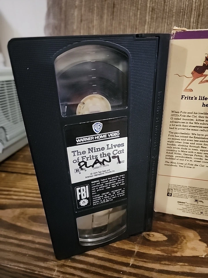THE NINE LIVES OF FRITZ THE CAT-(VHS-1974)WARNER BROTHERS VIDEO-RARE-  - Image 3 of 4