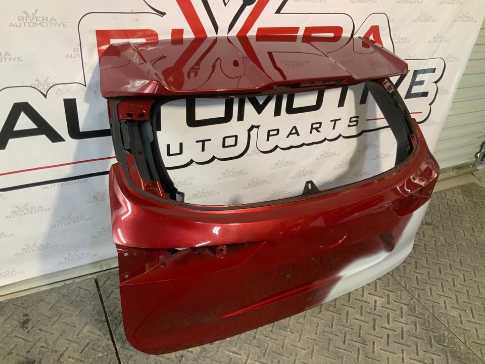 2020 2021 2022 2023 Toyota Highlander Tailgate Lid Liftgate Shell OEM - Image 2 of 4