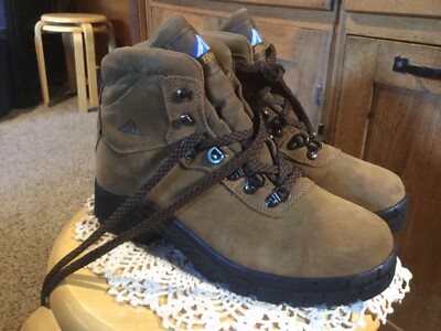 New No Box MT EVEREST Suede Boots.  Mens 8 Women s 10.