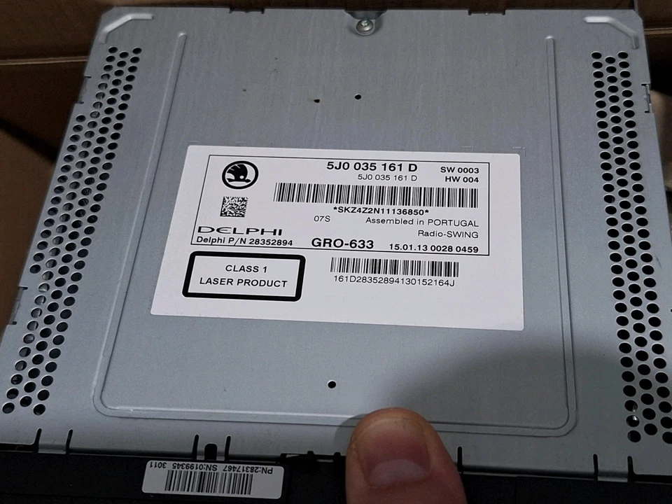 Delphi Autoradio Swing TOP Zustand 28352894 Skoda 5J0035161 GRO-633 ohne Code - Bild 2 von 3