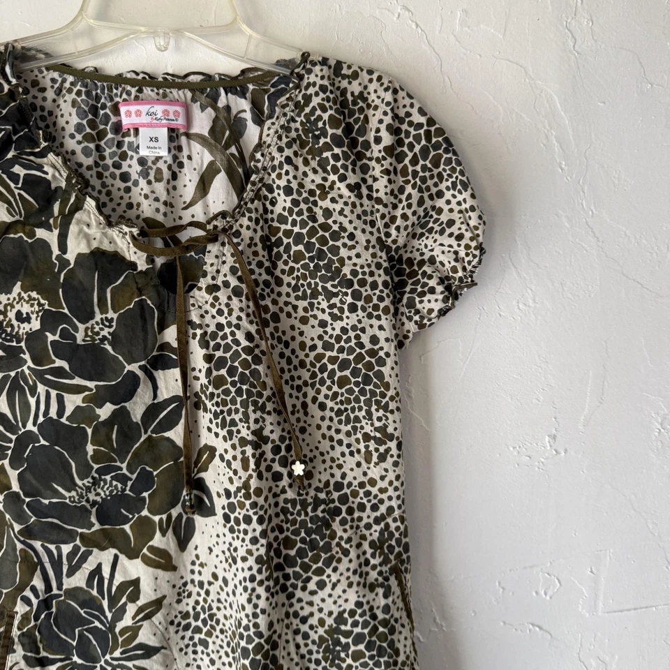 Blusa Médica Koi by Kathy Peterson Y2k XS Estampado Floral Animal Manga Corta Enfermería Foto 2 de 4