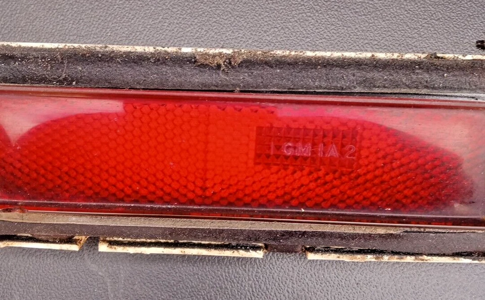 Chevrolet Monte Carlo 1981-86 luz marcadora lateral trasera izquierda roja OEM FC-34DG Foto 3 de 4