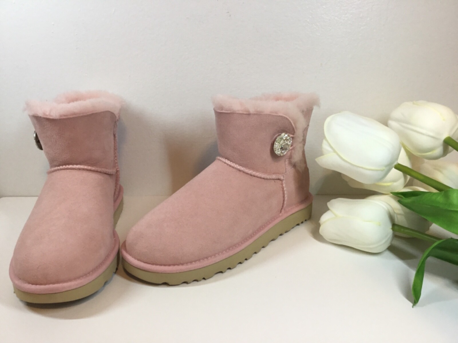 UGG MINI BAILEY BUTTON BLING size 6 