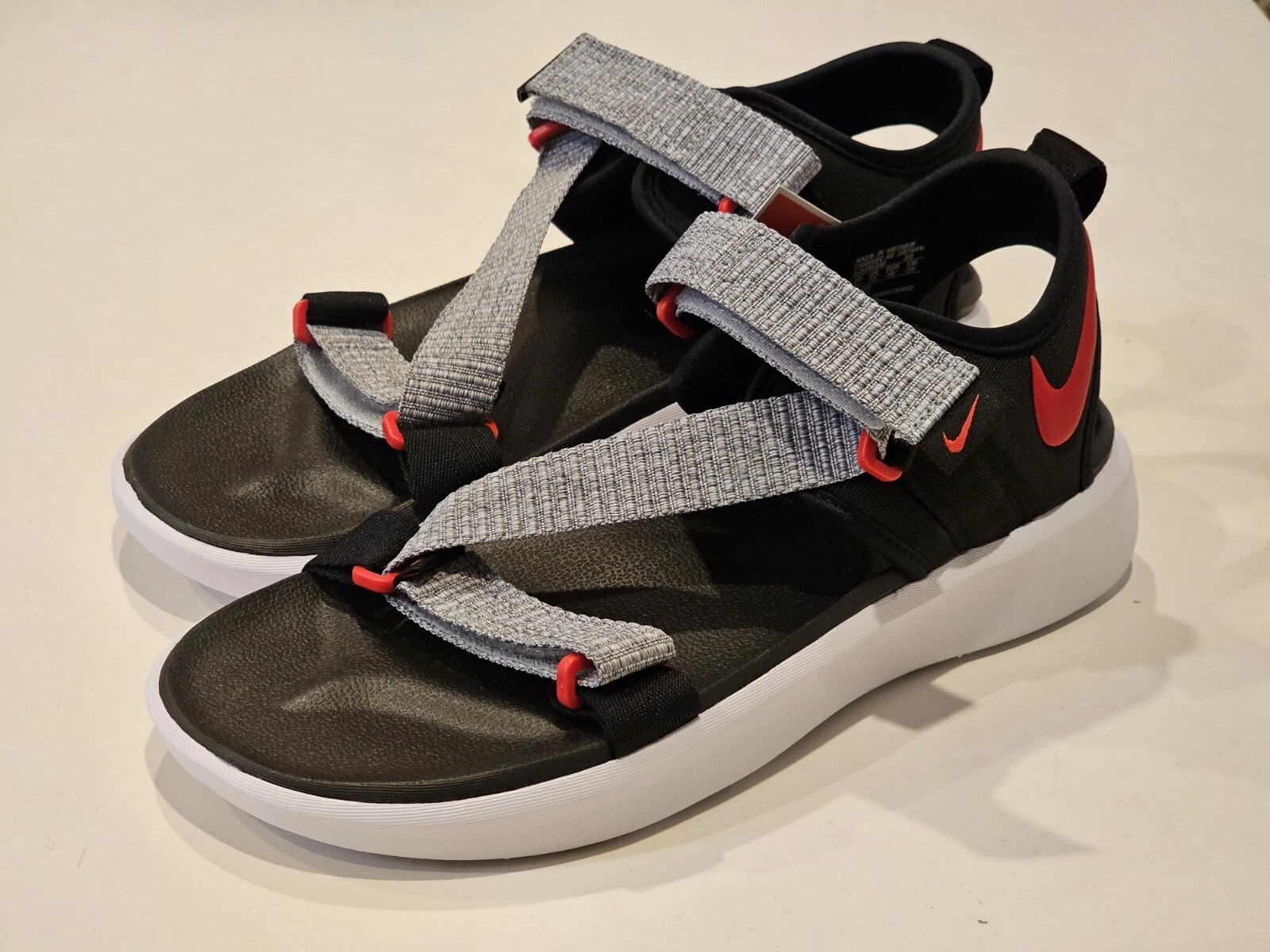 Sandali da uomo NIKE VISTA Slides nero bianco rosso nuovissimi taglia 9 10 11