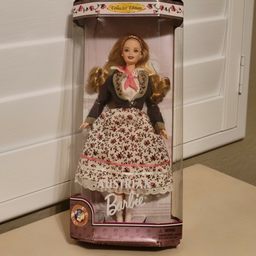Austrian Barbie, Collector Edition - Picture 1 of 3