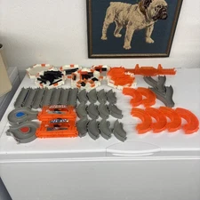 Hexbug Nano Lot Of 41 Pieces  Track Platform Parts + 28 riser sticks + Random *