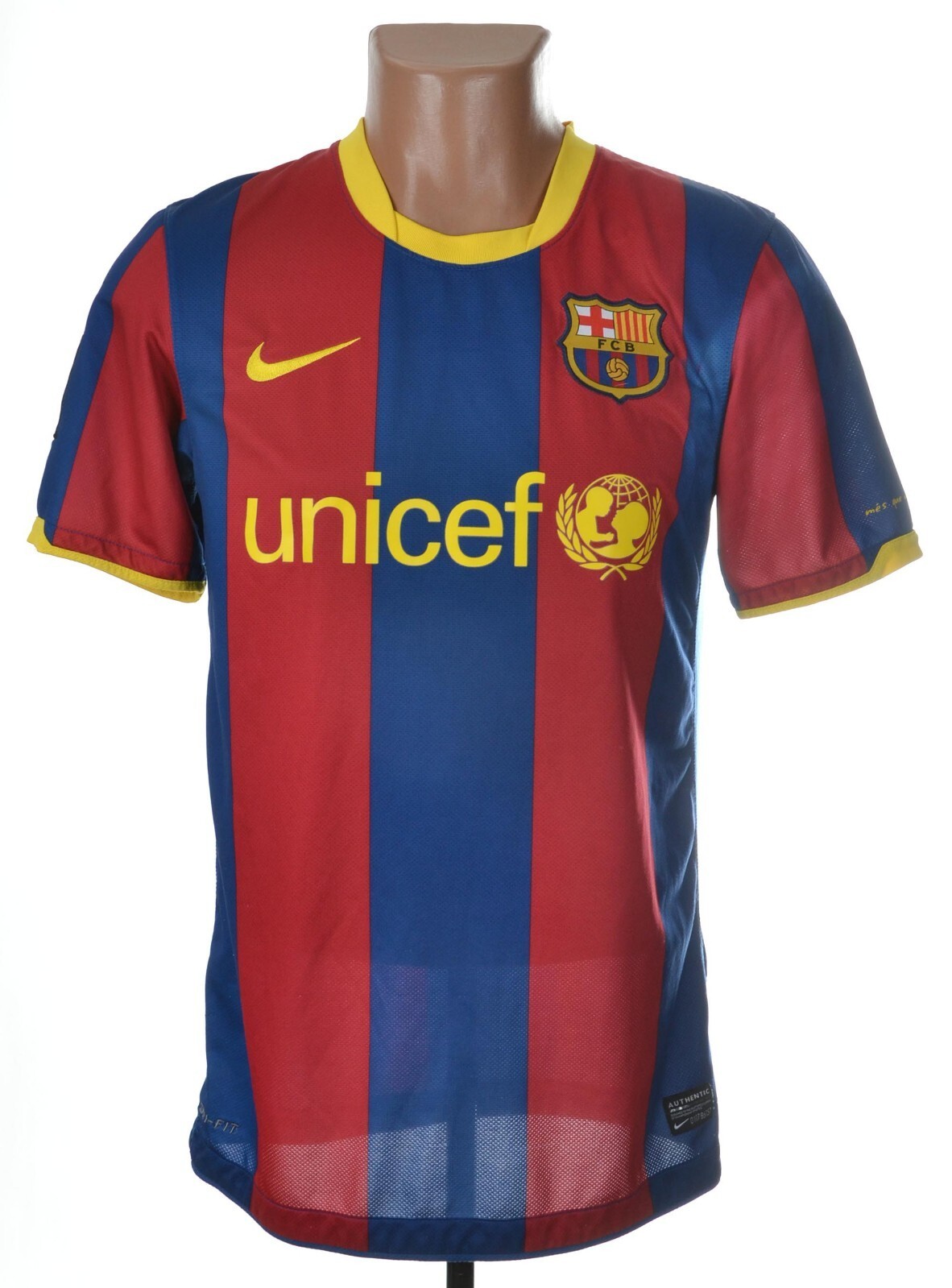 BARCELONA SPAIN 2010/2011 HOME FOOTBALL SHIRT NIKE SIZE S ADULT