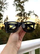 Authentic Ray-Ban Wayfarer Polarized Sunglasses - Lightly Used