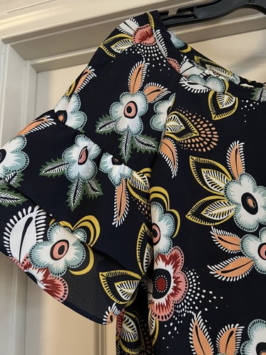 Ann Taylor Loft Boho Tiered Short Sleeve Tie Back Blue Floral Size S Blouse - Picture 2 of 10