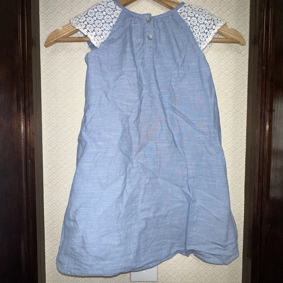 VESTIDO DENIM LEVI’S - LOGO LAVADO CLARO Cambray AZUL Y Blanco Crochet Niñas TALLA 5 Foto 4 de 4