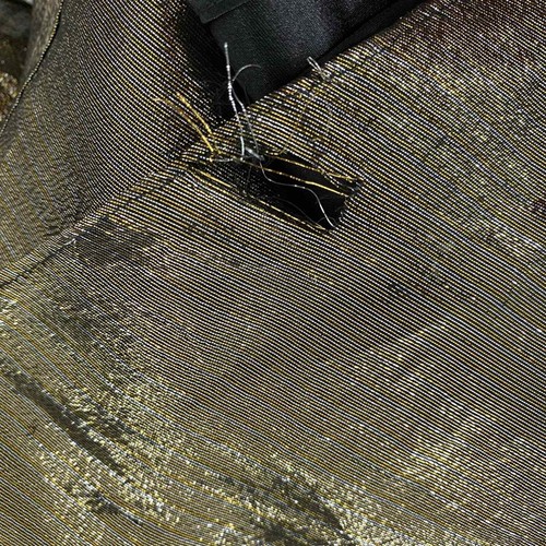 Maxi abito Badgley Mischka bronzo dorato con volant davanti e scialle abbinato - Foto 9 di 10