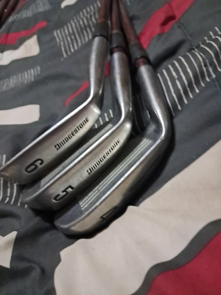 Used Bridgestone Righthanded Ladies precept 8 Clubs 4,5,6,7,8,S , 5 Cleek 22... - Image 2 of 4