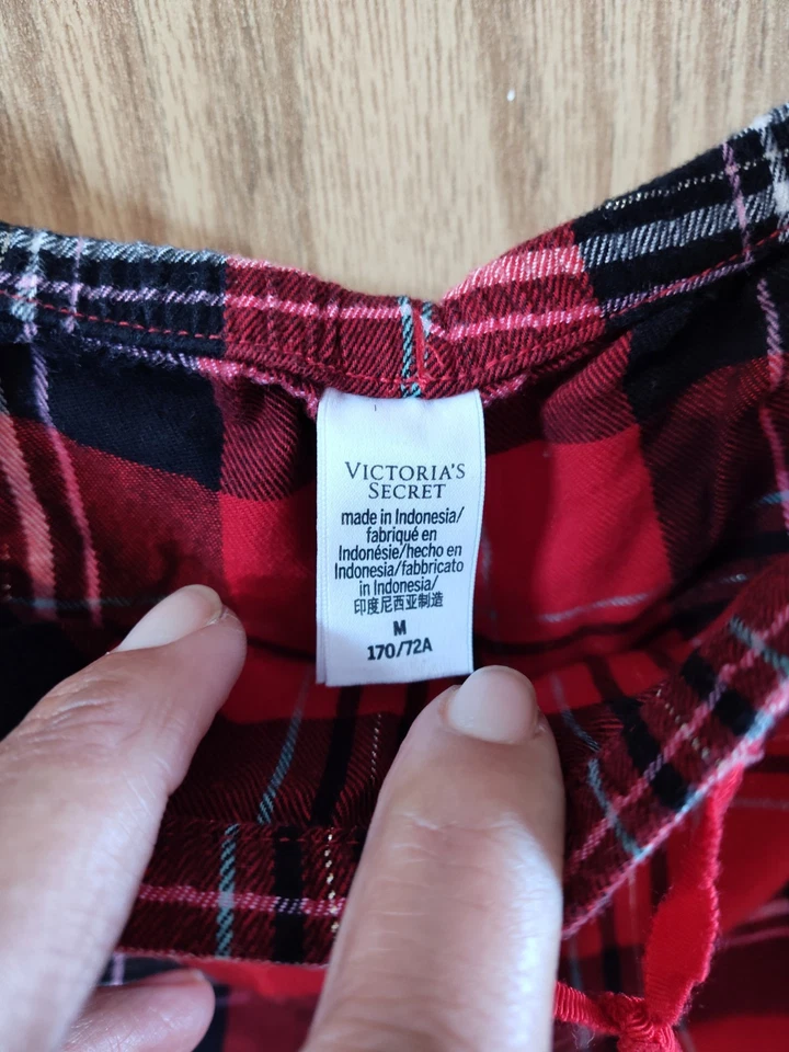 Shorts xadrez Victoria's Secret tamanho médio - Imagem 3 de 4