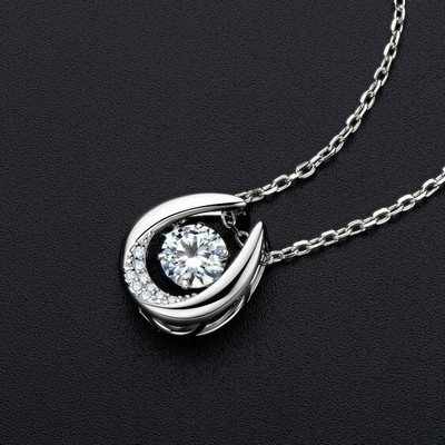Beautiful 0.80CT Dancing White Sapphire Lucky Horseshoe Pendant Chain Necklace
