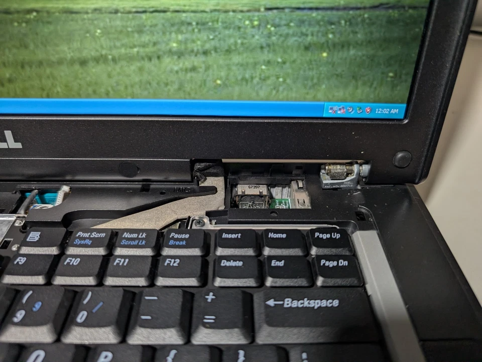 Dell Latitude D830 — C2D • 2GB RAM • 500GB HDD • NVIDIA • XP 32-Bit • 1680x1050 - Image 4 of 4