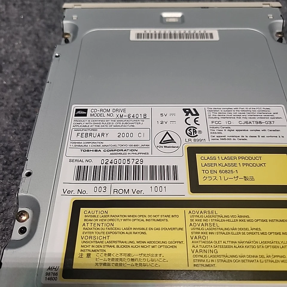 TOSHIBA XM-6401B 32x CDROM Drive, SCSI 50-Pin w/ SCSI Narrow Adapter - Image 4 of 4