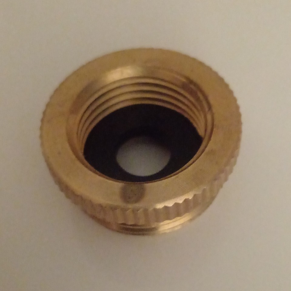 Brass reducer adaptor coupling 1/2