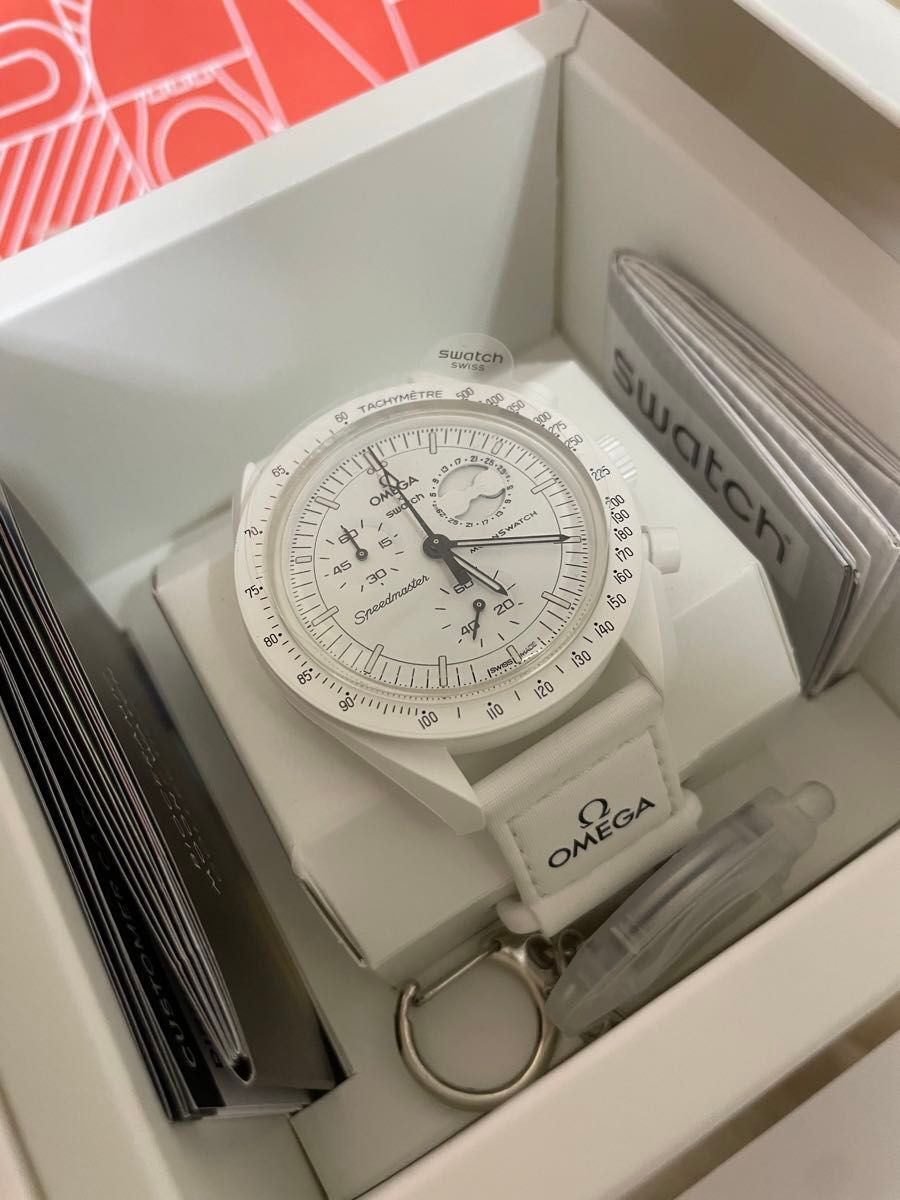 Omega x Swatch snoopy Speedmaster MISSION TO THE MOONPHASE