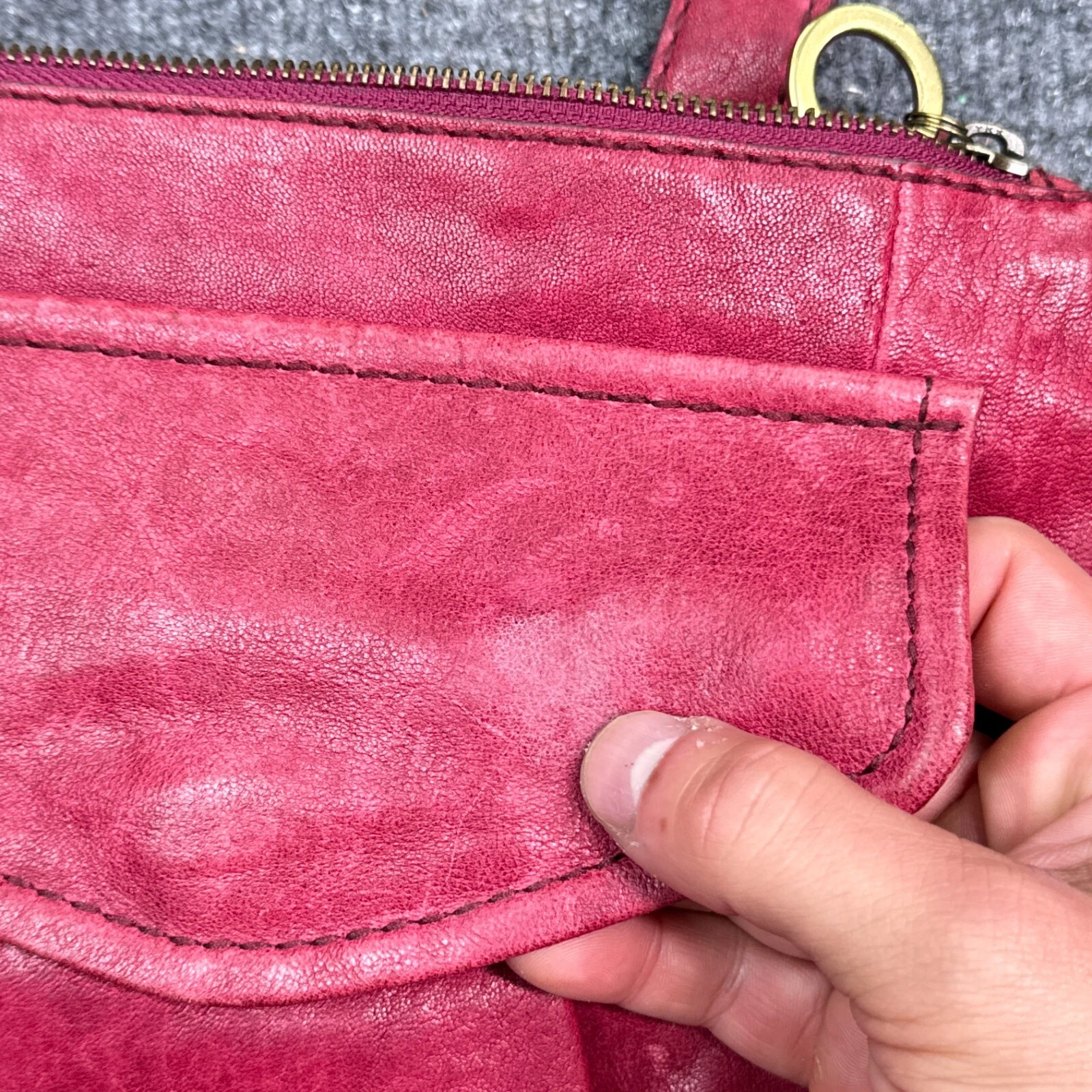 Borsa a tracolla Fossil borsa vino rosso con chiave ottone e lucchetto pelle lunga vita vintage