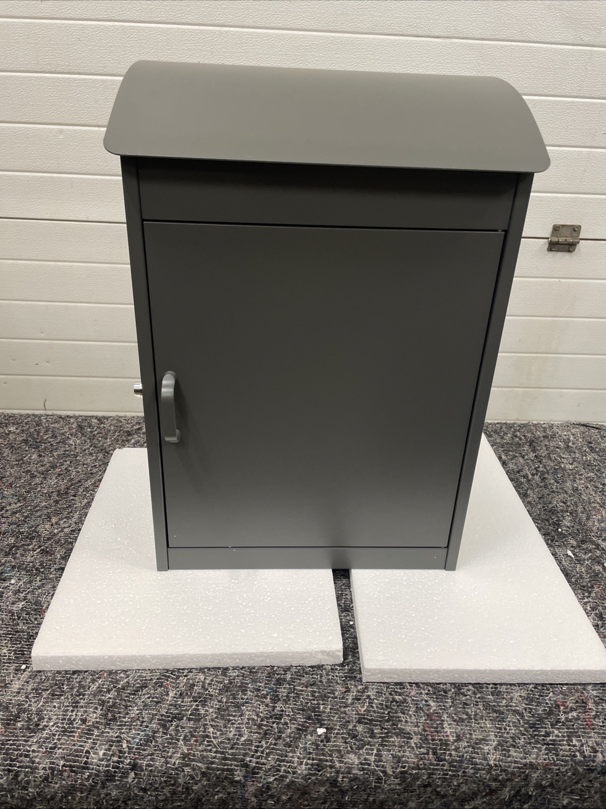 Garden Trading Stowe Parcel Box Post Box Charcoal Steel Drop Box Lockable