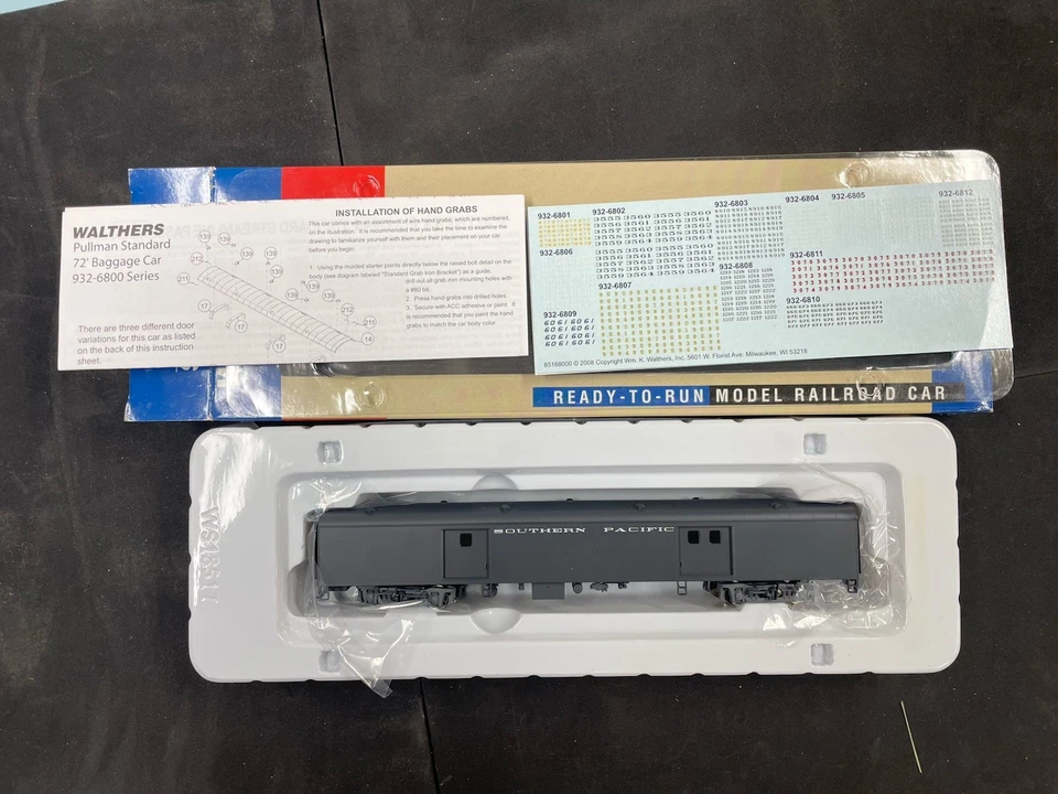 Walthers 932-6805 Southern Pacific Pullman-Standard 72’ Baggage Car - Image 4 of 4