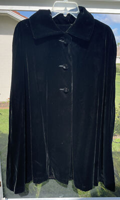 Vintage Lord Taylor Black Velvet Lined Cape USA (Read