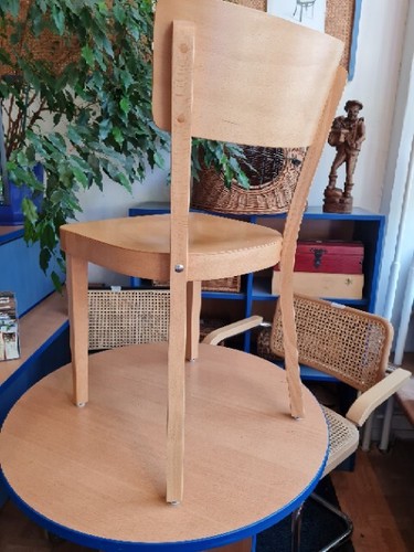 Massiver Stuhl - Holzstuhl mit Sitzplatte - Bild 5 von 5