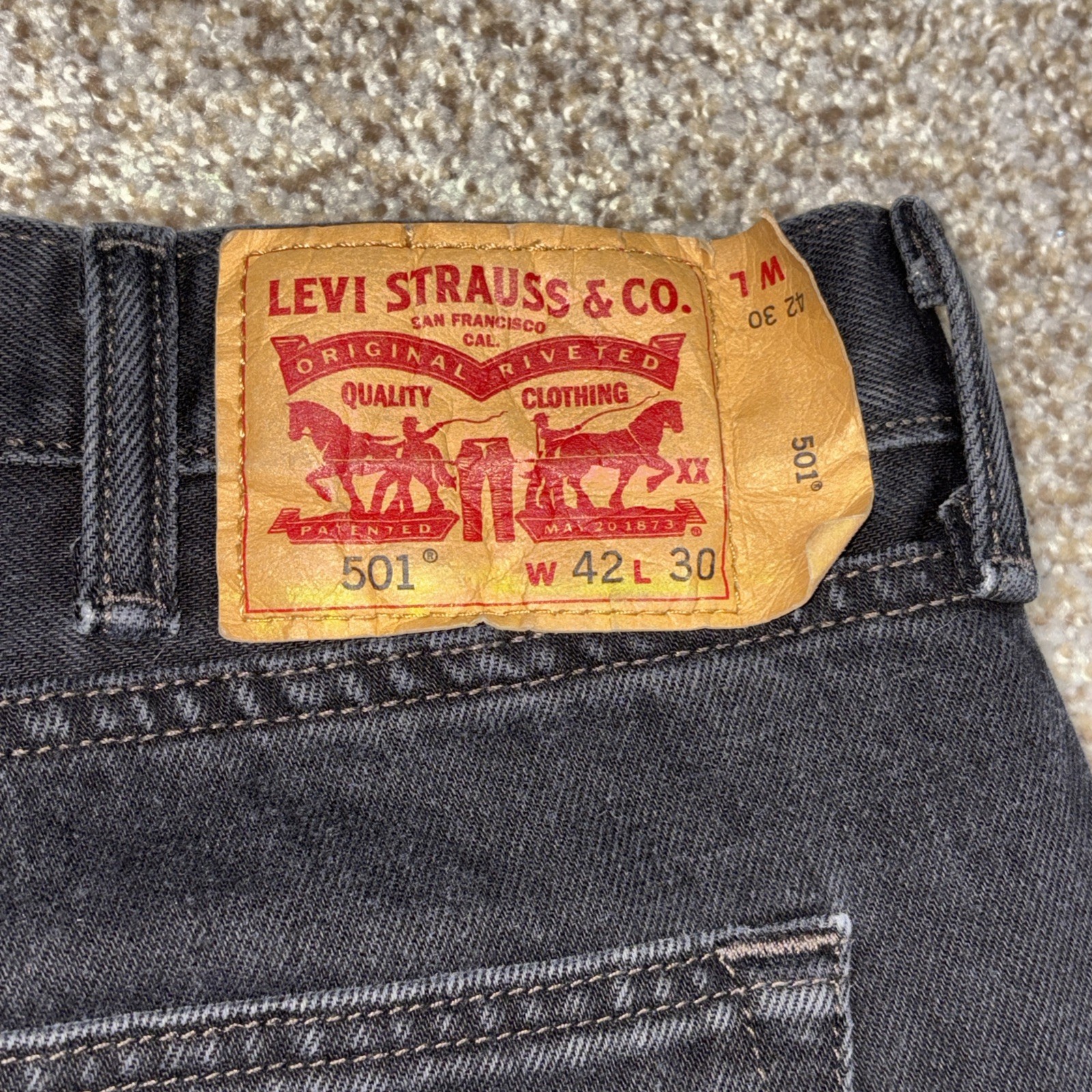 Levi's 501 button fly Jeans Mens 42x30 Black  Denim Straight Leg Fits 40 X 29 - View 17
