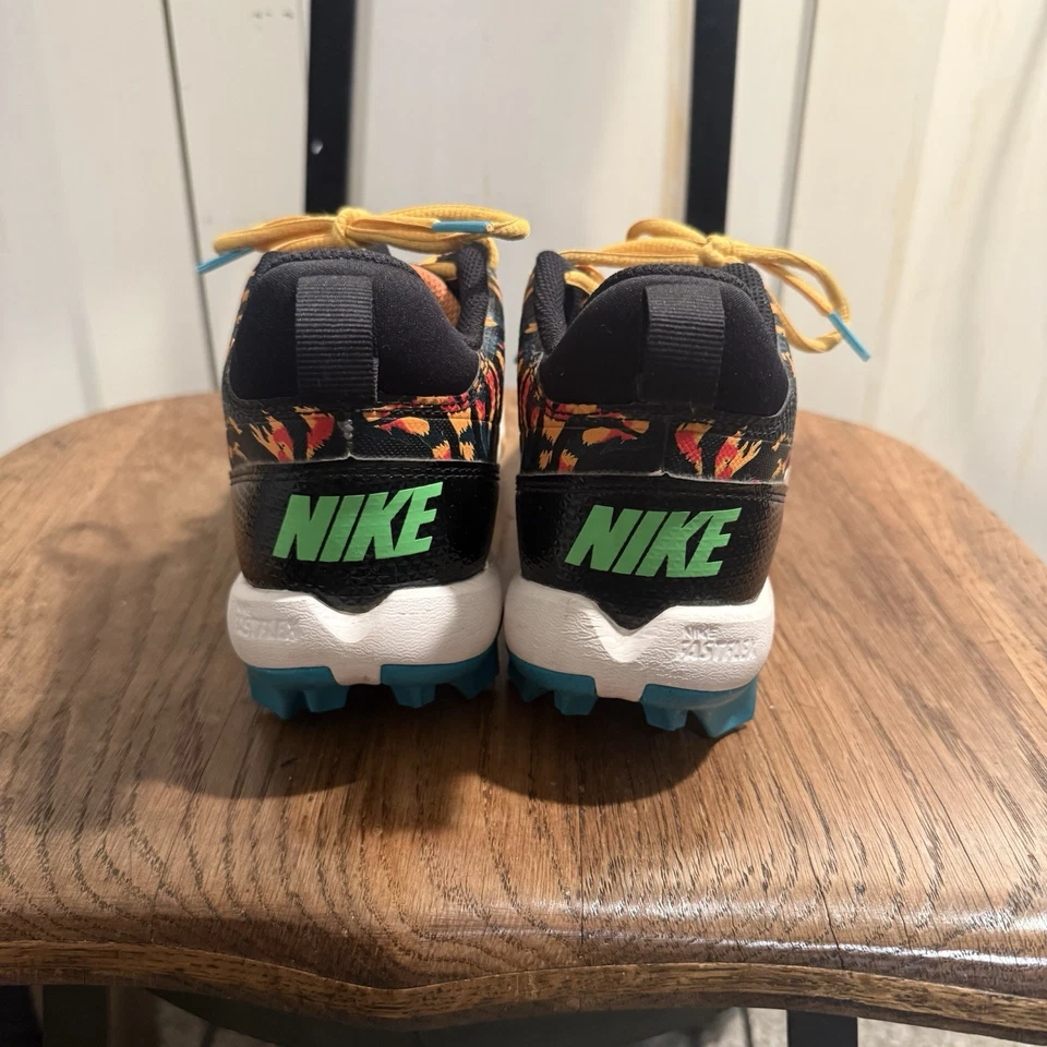 Nike Youth 6Y Alpha Menace 4 Shark Travis Kelce Football Cleats - Image 2 of 4