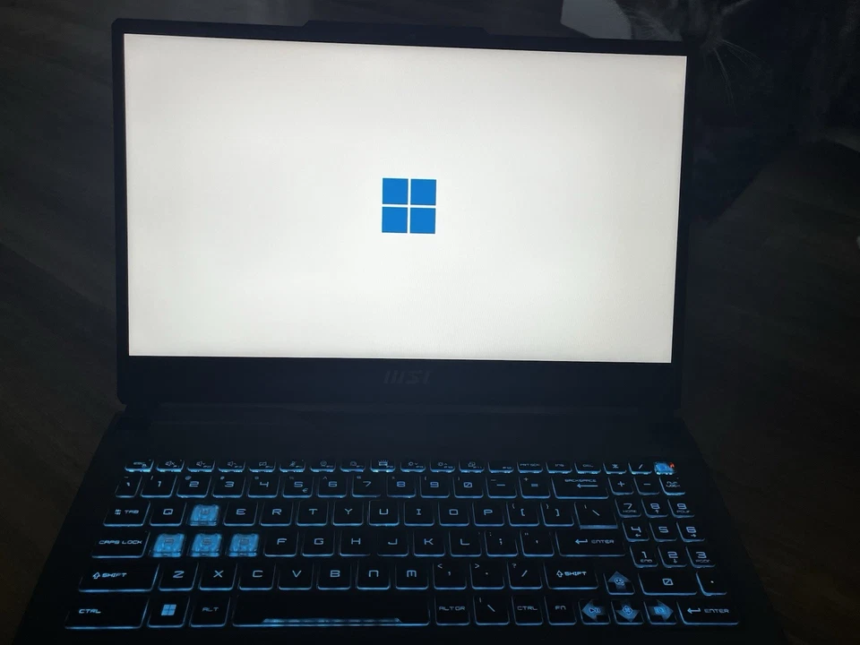 微星赛博格15.6英寸(512GB固态硬盘,英特尔酷睿i7第13代4.90 GHz,16 GB)笔记本电脑 - — 第 4/4 张图片