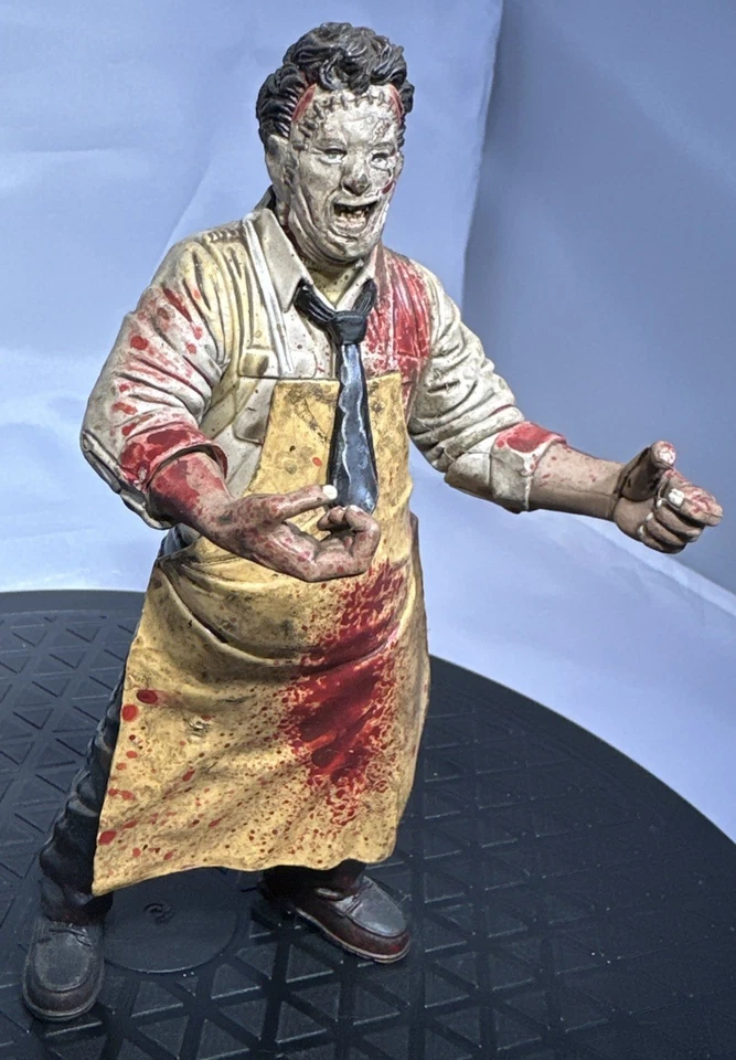 Figura suelta McFarlane Movie Maniacs Texas Chainsaw Massacre Leatherface 1998  Foto 3 de 4