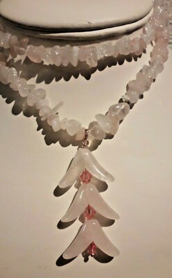 ROSENQUARZ 31'' HALSKETTE 3 BLUMEN UND ROSA SWAROVSKI ANHÄNGER ENDLOSE LIEBE