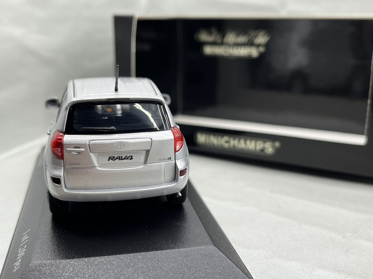 🇺🇦 1:43 Toyota RAV4 Minichamps Third 3 Generation XA30 2005
