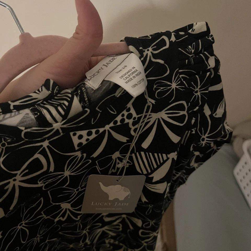 Body Lucky Jade Negro Blanco Lazo Gráfico Volantes Una Pieza Talla 3-6 Meses Nuevo con Etiquetas Foto 4 de 4