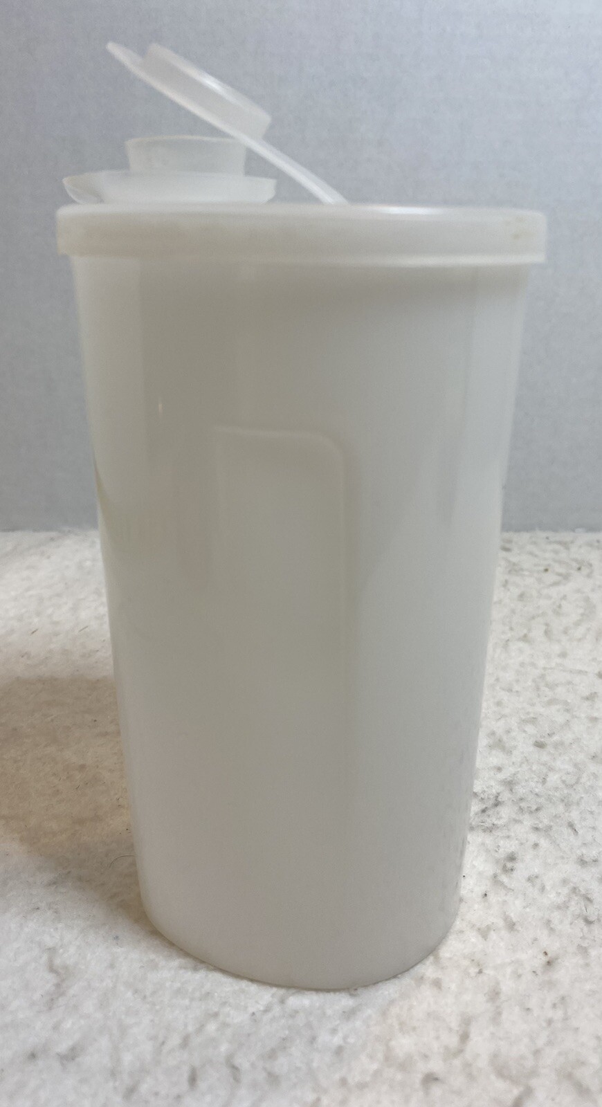 TUPPERWARE Sweet Saver Pouring Container Pitcher Syrup Sugar 640-8 W Lid LN