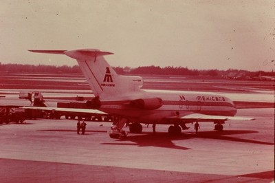 Mexicana, Boeing 727, Airairs im Einsatz, am Flughafen, Mexiko, Fliegerrutsche