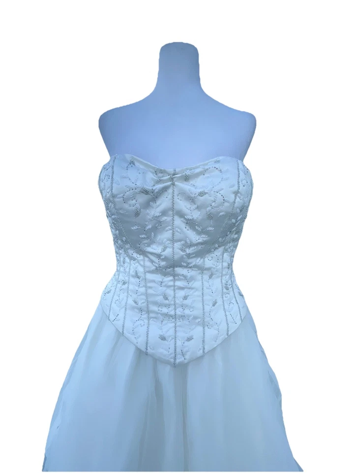 Vestido de novia blanco sin tirantes de tul con cuentas vestido de baile tren largo talla 12 Foto 3 de 4