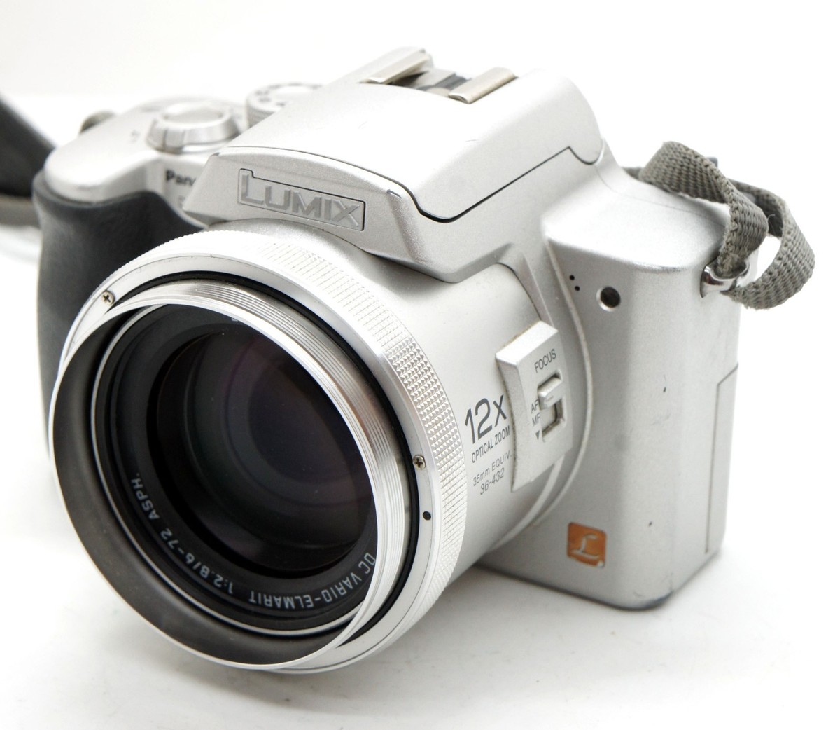 Panasonic LUMIX DMC-FZ20 5.0MP Digital Camera Silver Tested