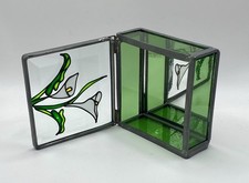 VTG Beveled Stained Glass With Mirrored Bottom Trinket Box, Lilies Design.